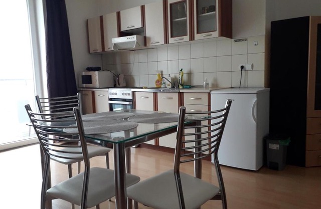 Peškova, byt o 2 pokojích s terasou