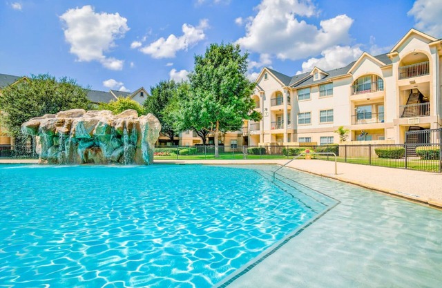 Peaceful 1BR Unit With Balcony