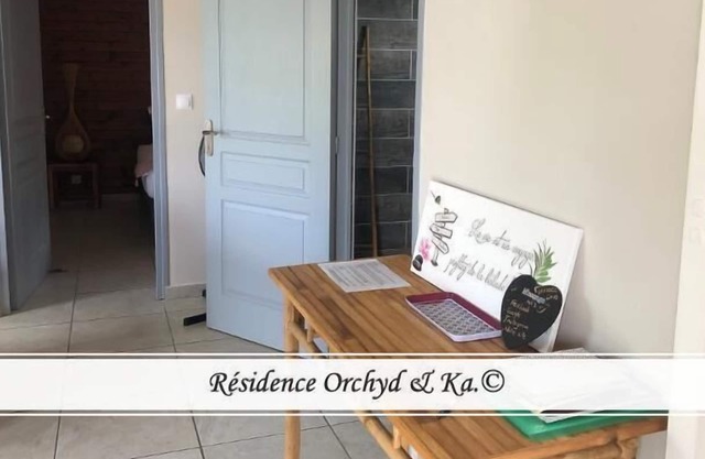 Peaceful 2-Bed Cottage, 5 mn Beach, Sainte-Anne