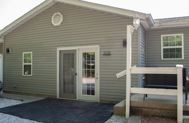 Peaceful and charming apartment in Clinton, Indiana