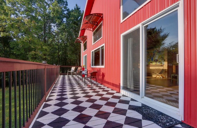 Peaceful Berkeley Springs Home Escape to Nature!