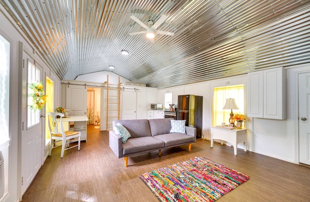 Peaceful Cabin Near Lake Texoma w/Fire Pit!