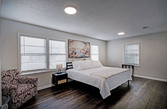 Peaceful Clinton Retreat in Olde Towne