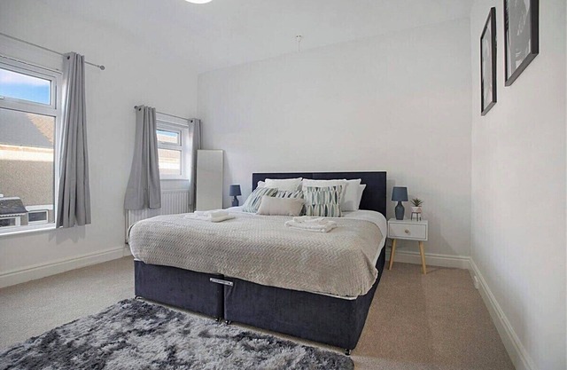 Peaceful Dwelling at Falmer Road, Sleeps 4