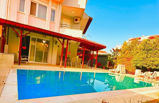 Peaceful Holiday Villas-Large Swimmingpool-Large Garden