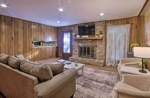 Peaceful Jackson Home w/ Yard < 9 Mi to Dtwn!