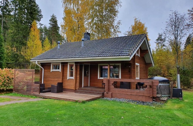 Peaceful log cabin in the country