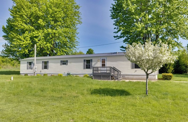 Peaceful MI Home on 1 Acre: Pets Welcome!