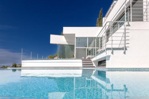 Peaceful Oasis in Jávea Villa with Sea Views and Pool