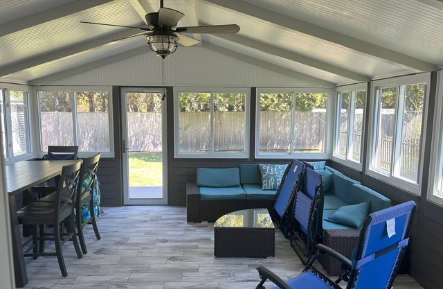 Peaceful Oasis by the Sea, steps to the beach, 4 bedrooms, Central AC