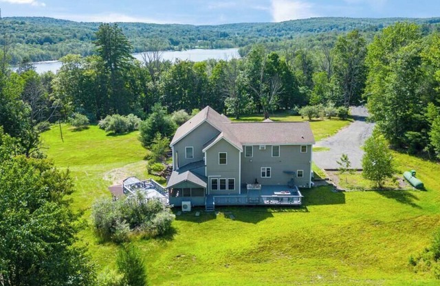 Peaceful Paradise: Dream Holiday Home in Woodridge