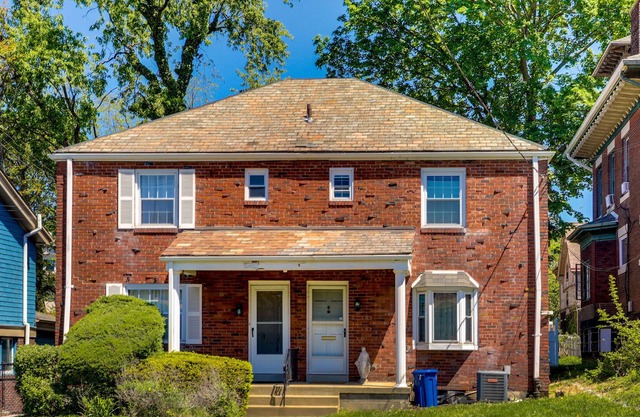 Peaceful Pittsburgh Townhome w/Large Yard