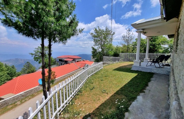 Peaceful Private Cottage with Mountain View in Khaira Gali, Murree