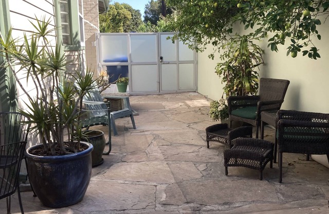 Peaceful, Private Cottage in Venice Beach