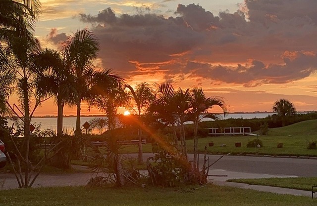 🌴 Peaceful Sarasota Home with Patio, 2BR, 2BA Near Lido Beach & Downtown