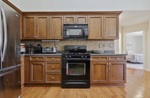 Peaceful Stay 3 Bed Home Shopping Restaurants