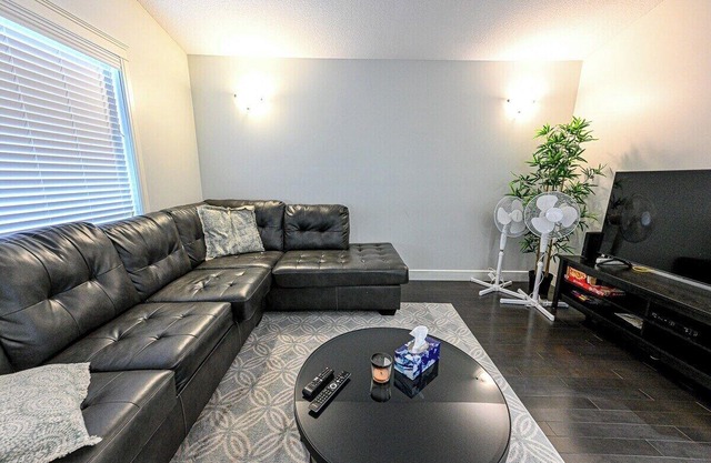 Peaceful Stay | Fast WIFI & Smart TV | Garage