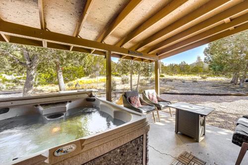 Peaceful Strawberry Cabin Fire Pit and Hot Tub