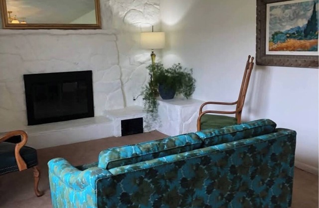 Peaceful townhome with AC in charming Grace