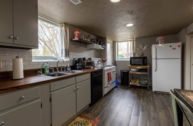 Peaceful Urban Farmstay