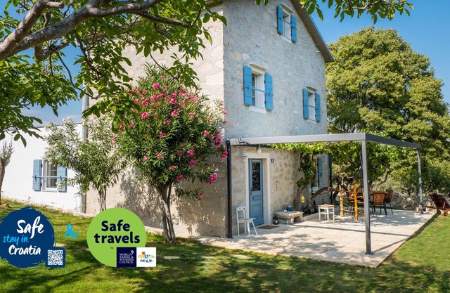 Peaceful villa Veli Dvor on the island of Losinj