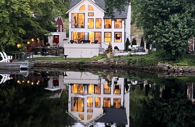 Peaceful, waterfront retreat-private dock/kayaks.