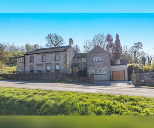 Peak District Period Property near Chatsworth House