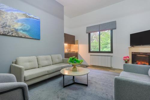 Pearl of Faqra - Studios & Apartments