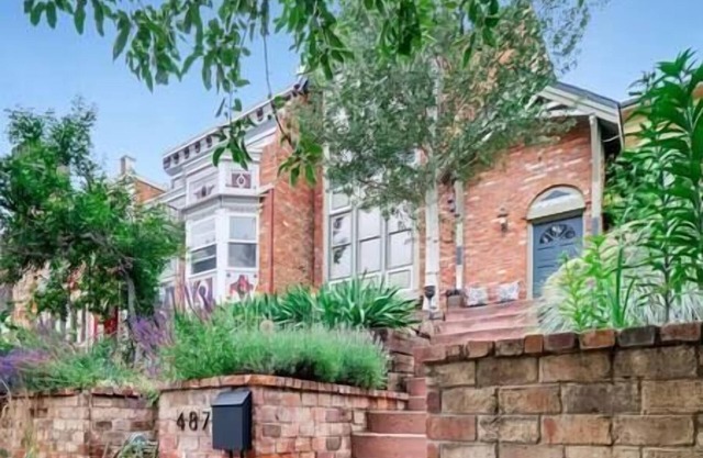 Pearl St Townhouse 3 bed/3 bath