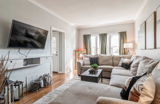 Pearly Gates | 3 Bed | Sleeps 5 | w/2-Car Garage