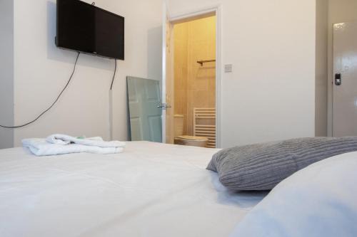 Pebbles guest house room 6