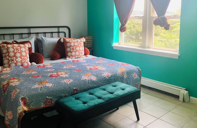 Peekskill Apt 100%Walkable NYC 50mins Car & Train West Point 15mins RT6&9 2mins