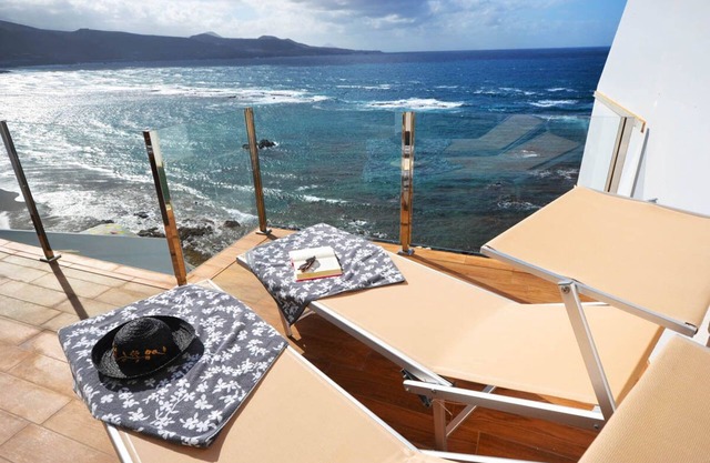 Penthouse on the seafront A01GC