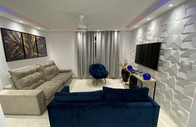 Penthouse in Guarujá, 200 meters from the beach and overlooking the sea.