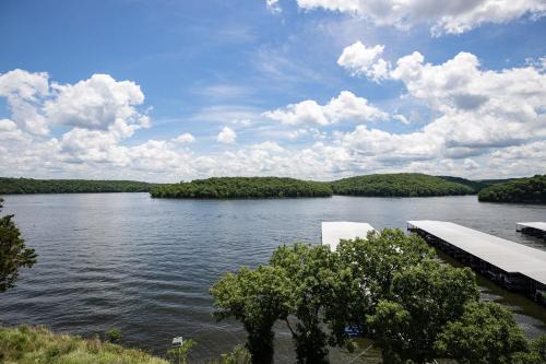 Penthouse Living In The Heart of the State Park