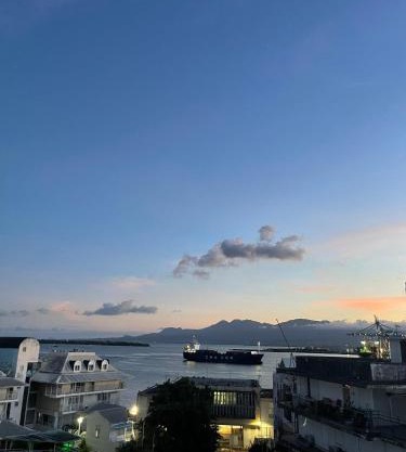 PENTHOUSE SEASIDE 10 MIN port, croisière et aéroport