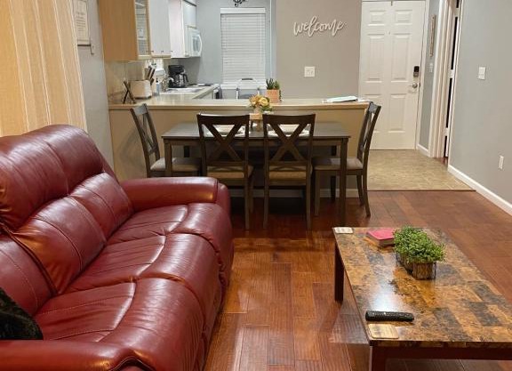 Penthouse suite at Holiday Hills Book today