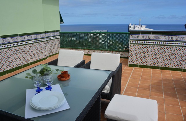 Penthouse with see view and pool in Las Caletillas free WIFI