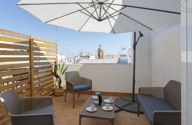 Penthouse with terrace - BRUJULA by Cadiz4Rentals