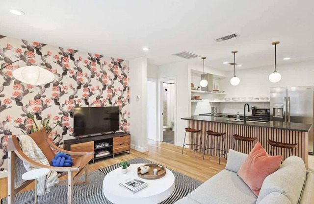 Perfect 2 BR Uptown Dallas