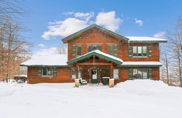 Perfect & beautiful location to gather family and friends for any occasion!