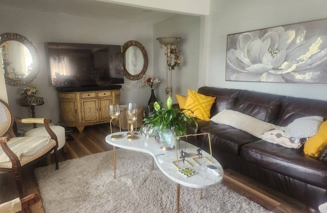 Perfect charming home with ac