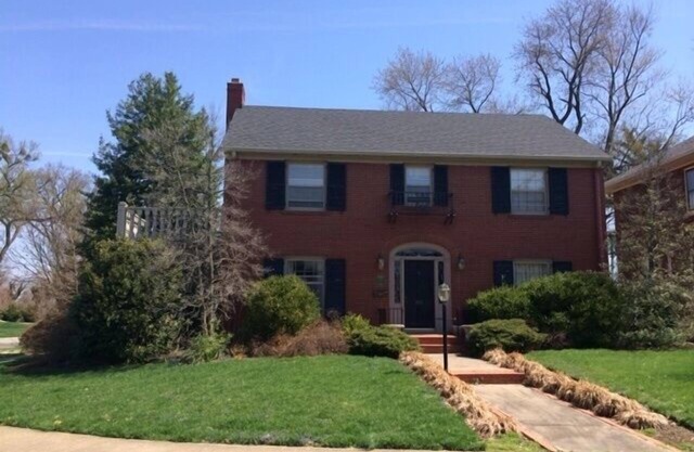 Perfect Derby Home, Charming Highlands Colonial