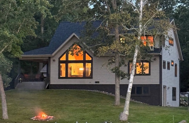 Perfect for Families & Groups, Kayaks, Canoe, Firepit, Grill, on Diamond Lake