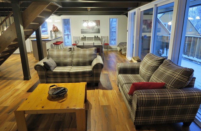 PERFECT FOR FAMILY, NEAR ALPINE SKI AND GOLF.