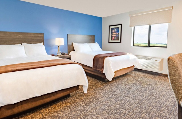 Perfect for Travelers – Great Amenities & Location in Avondale!