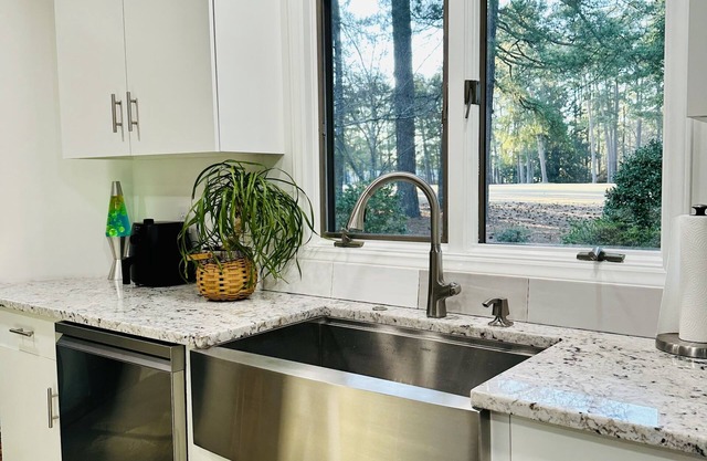 Perfect for US OPEN.2 Fairways from Golf Complex. Private and Quiet