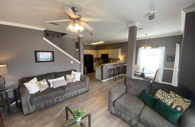 Perfect Get-Away townhome across from Central Park