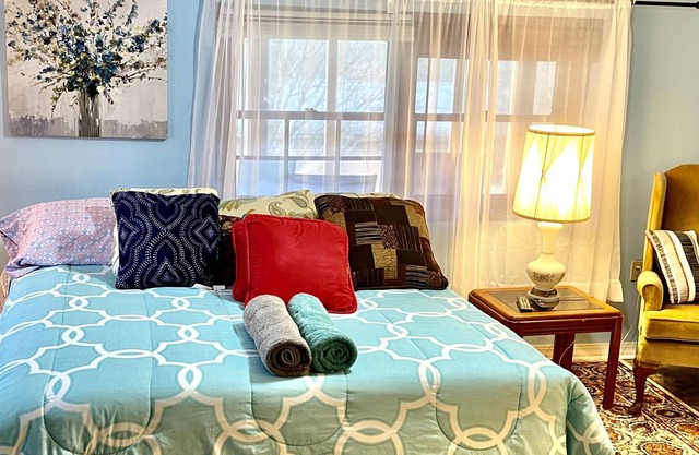 Perfect getaway and 4 minutes to Fort KnoxQuiet, safe with a beautiful garden