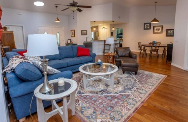 Perfect Getaway ~ Full House 3 bedrooms 2 full baths